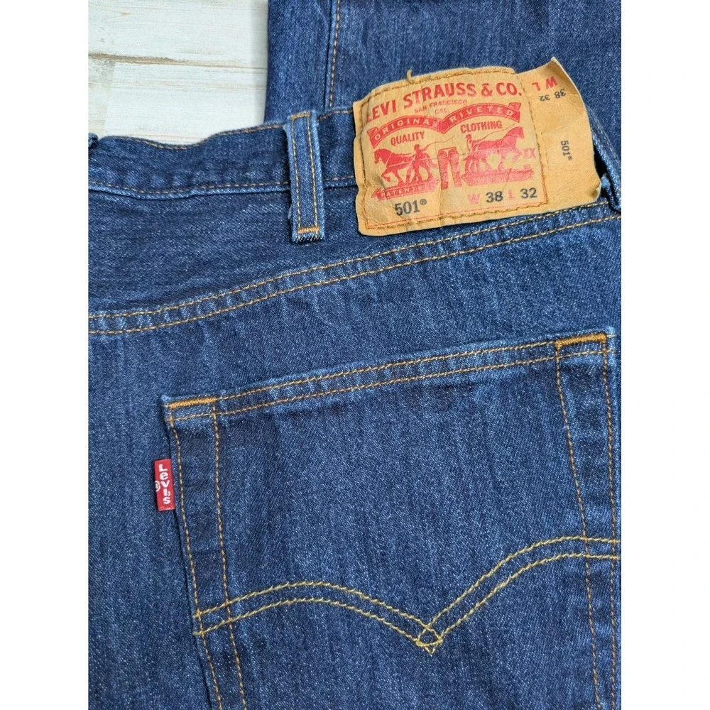 Levis 501 Jeans Mens 38x32 Blue Denim Original Fit Straight Button Fly Dark Wash